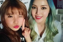 在线直播91pony哥211校花,211校花魅力四射，网友直呼惊艳